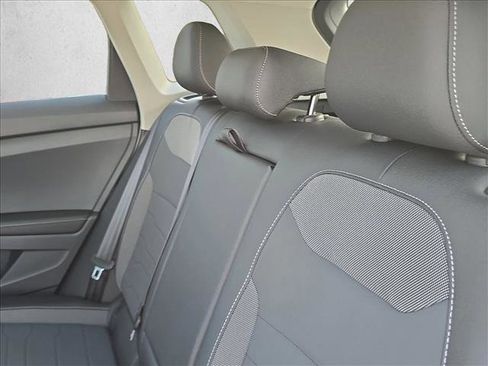 New 2026 Volkswagen Taos SE FWD image 18