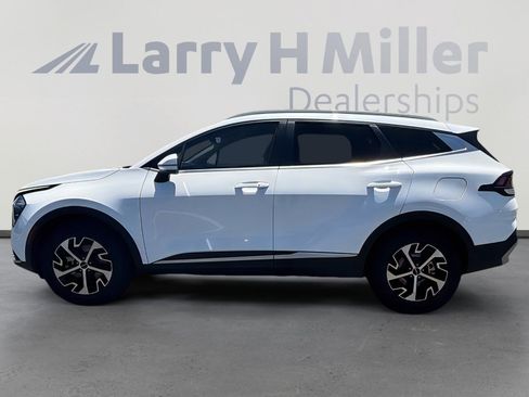Used 2023 Kia Sportage EX AWD/4WD image 3