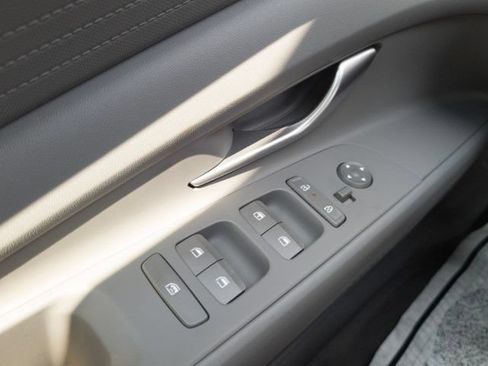 New 2026 Hyundai Elantra SE FWD image 30