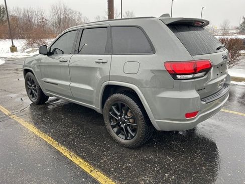 Certified 2020 Jeep Grand Cherokee Altitude image 2