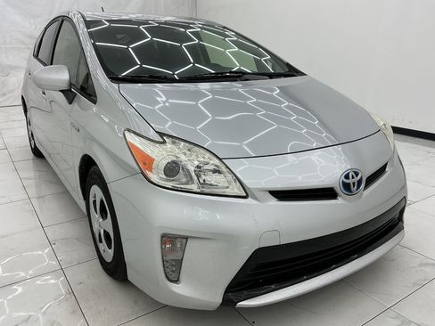 Used 2015 Toyota Prius Two FWD image 3