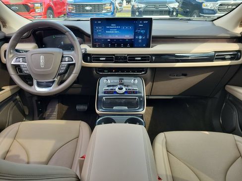 Certified 2023 Lincoln Nautilus Reserve AWD/4WD image 11