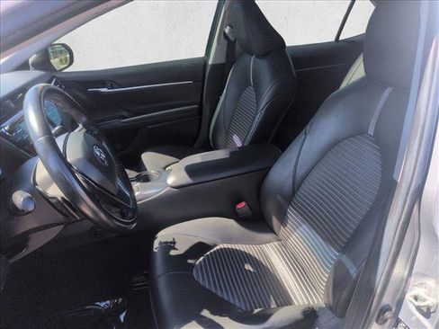Used 2018 Toyota Camry SE image 16