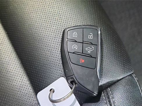 Used 2025 GMC Sierra 1500 SLT image 44