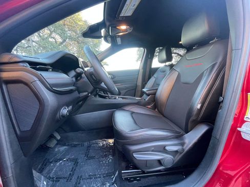 Used 2025 Jeep Compass Trailhawk image 21