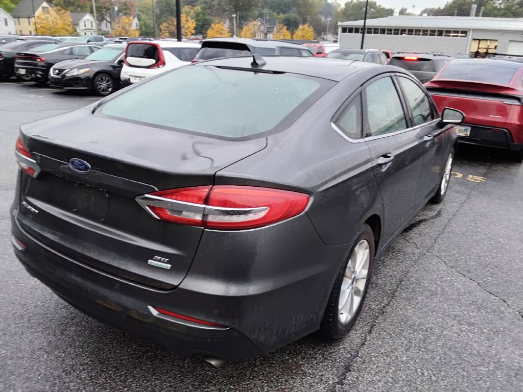 Used 2019 Ford Fusion SE FWD image 5