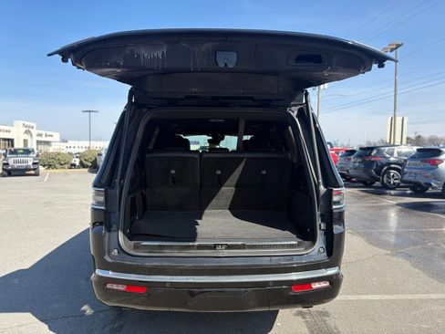 Used 2022 Jeep Grand Wagoneer Series III image 7