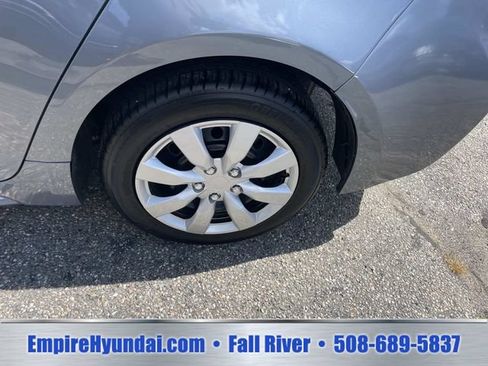 Used 2025 Toyota Corolla LE FWD image 12