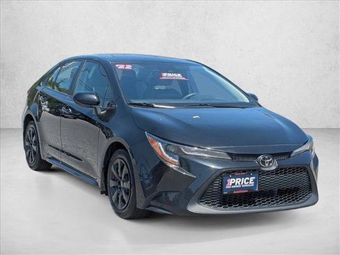 Used 2022 Toyota Corolla LE FWD image 3