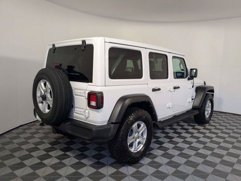 Used 2022 Jeep Wrangler Unlimited Sport w/ Sun And Sound Package AWD/4WD image 5