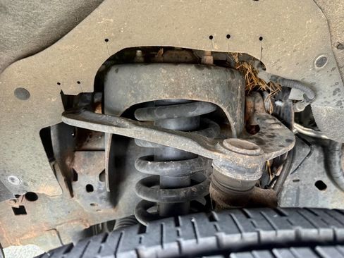 Used 2011 Ford F150 Lariat w/ Lariat Chrome Pkg image 14