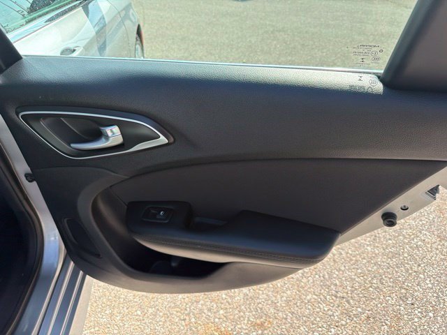 Used 2016 Chrysler 200 Limited w/ Anniversary Edition FWD image 18