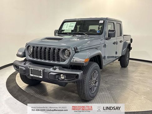 New 2026 Jeep Gladiator Sport image 4