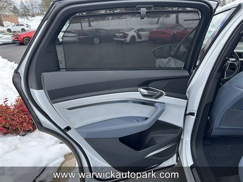 Used 2023 Audi e-tron Prestige w/ Prestige Package image 10