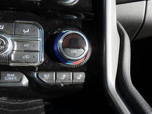 Used 2021 GMC Yukon XL Denali image 32