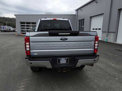 Used 2022 Ford F350 XLT w/ XLT Premium Package image 7