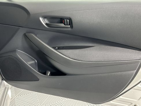 Used 2025 Toyota Corolla LE FWD image 29