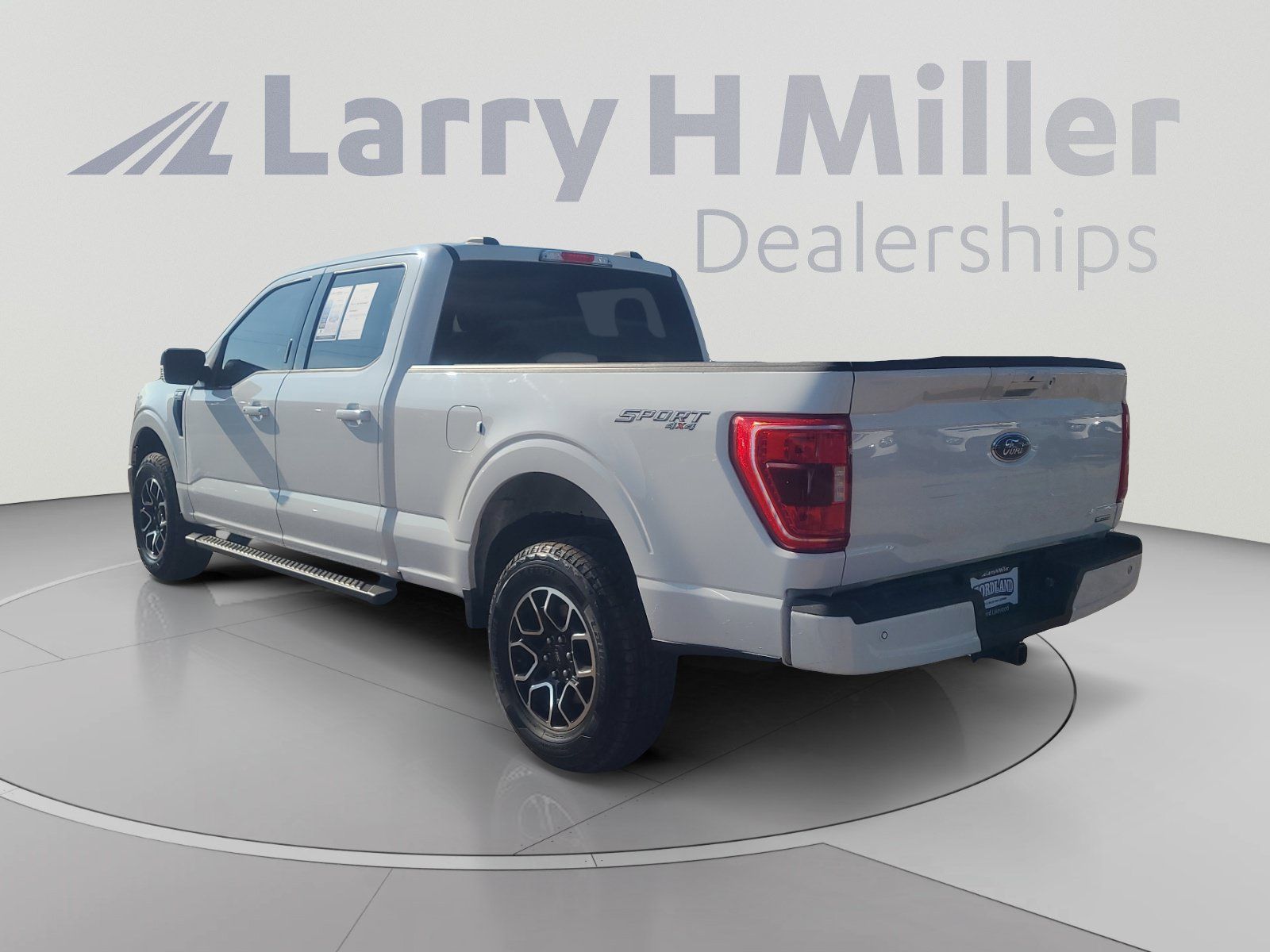 Used 2022 Ford F150 XLT w/ Equipment Group 302A High AWD/4WD image 3