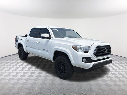Used 2022 Toyota Tacoma SR5 w/ Technology Package RWD image 8