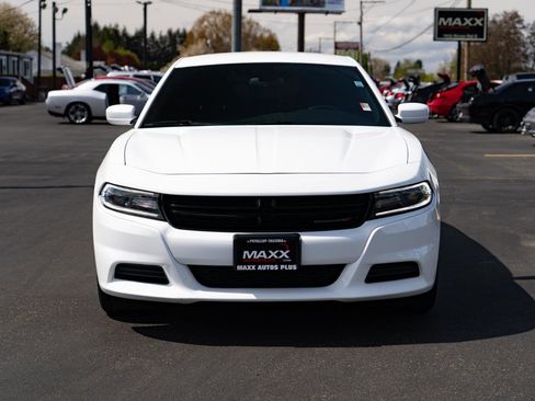 Used 2019 Dodge Charger SXT image 3