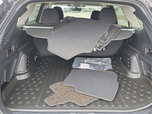 Used 2025 Subaru Outback Premium w/ Popular Package #1A image 8