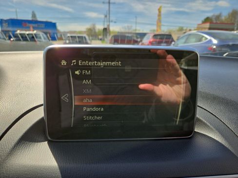 Used 2016 MAZDA MAZDA3 i Sport w/ Preferred Equipment Package image 19