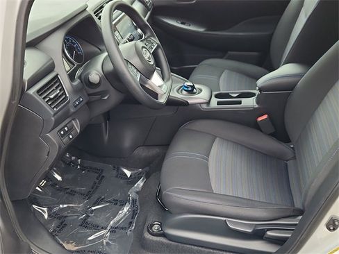 Certified 2025 Nissan Leaf S image 7