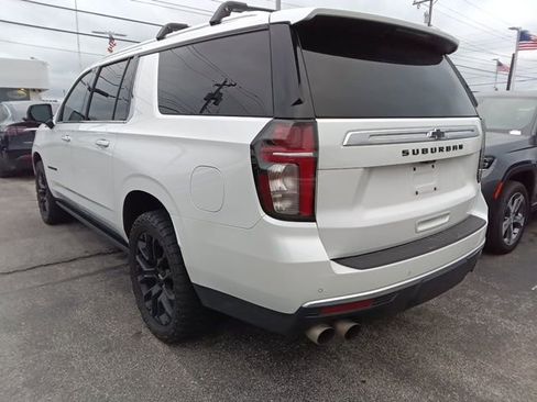 Used 2023 Chevrolet Suburban High Country image 3