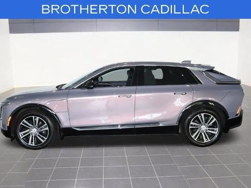 Used 2024 Cadillac Lyriq Luxury AWD/4WD image 2