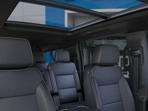 New 2025 Chevrolet Suburban Premier AWD/4WD image 26
