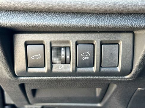 Used 2025 Subaru Outback Limited AWD/4WD image 10