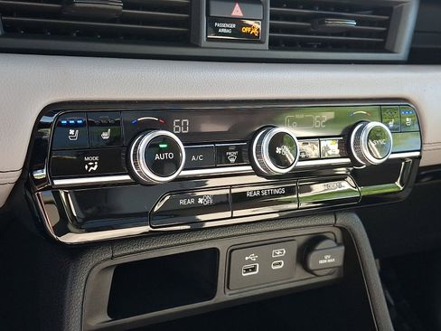 Certified 2023 Honda Pilot Elite image 16
