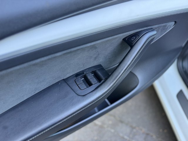 Used 2022 Tesla Model 3 Long Range AWD/4WD image 10