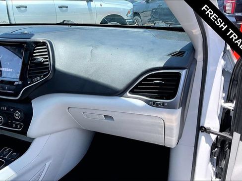 Used 2019 Jeep Cherokee Limited w/ Technology Group AWD/4WD image 24