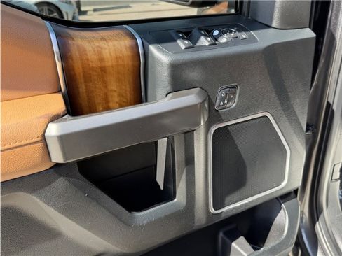 Used 2016 Ford F150 Limited RWD image 16