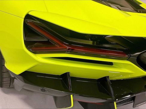 Used 2025 Lamborghini Revuelto AWD/4WD image 31