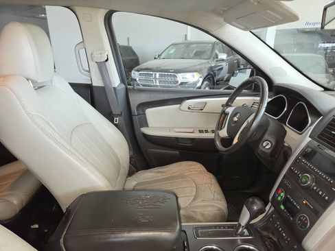 Used 2010 Chevrolet Traverse LTZ AWD/4WD image 29