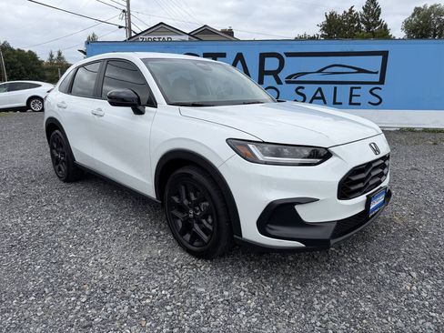 Used 2023 Honda HR-V Sport image 1