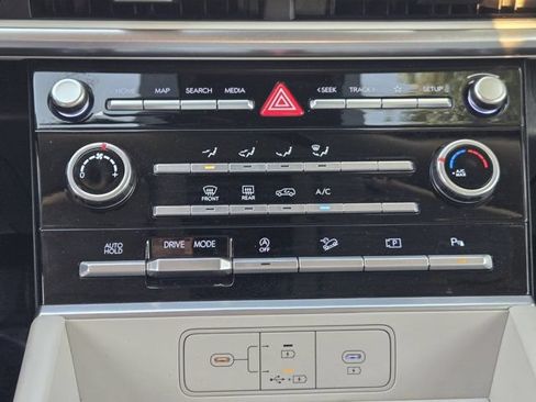 Certified 2025 Hyundai Santa Fe SE FWD image 18