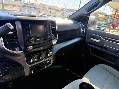 Used 2021 RAM 3500 Big Horn AWD/4WD image 9