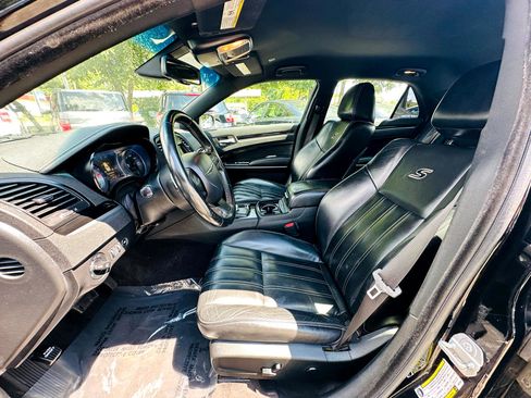 Used 2019 Chrysler 300 S image 27