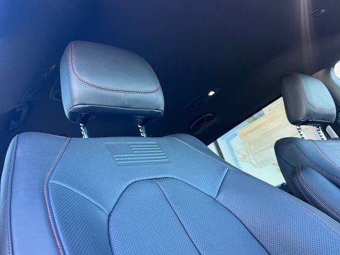 New 2027 Chrysler Pacifica Select FWD image 17
