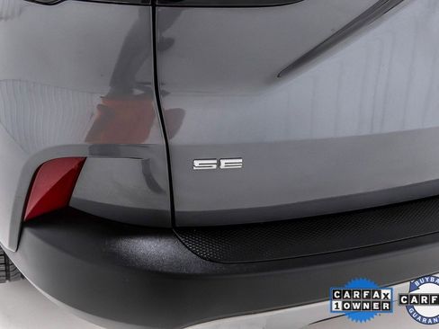 Used 2021 Ford Escape SE image 5