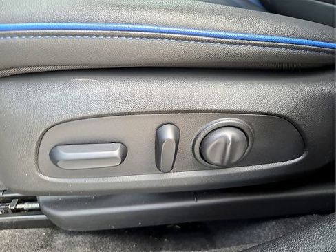 Used 2025 Buick Envista Sport Touring w/ Convenience I Package FWD image 17
