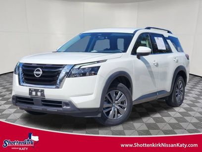 Used 2024 Nissan Pathfinder SV