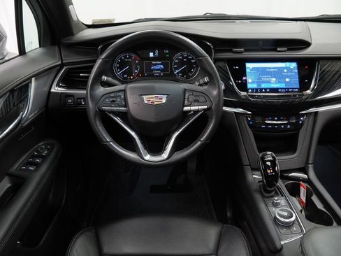 Certified 2023 Cadillac XT6 Premium Luxury AWD/4WD image 16