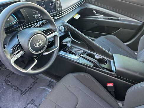 Certified 2026 Hyundai Elantra SE FWD image 10