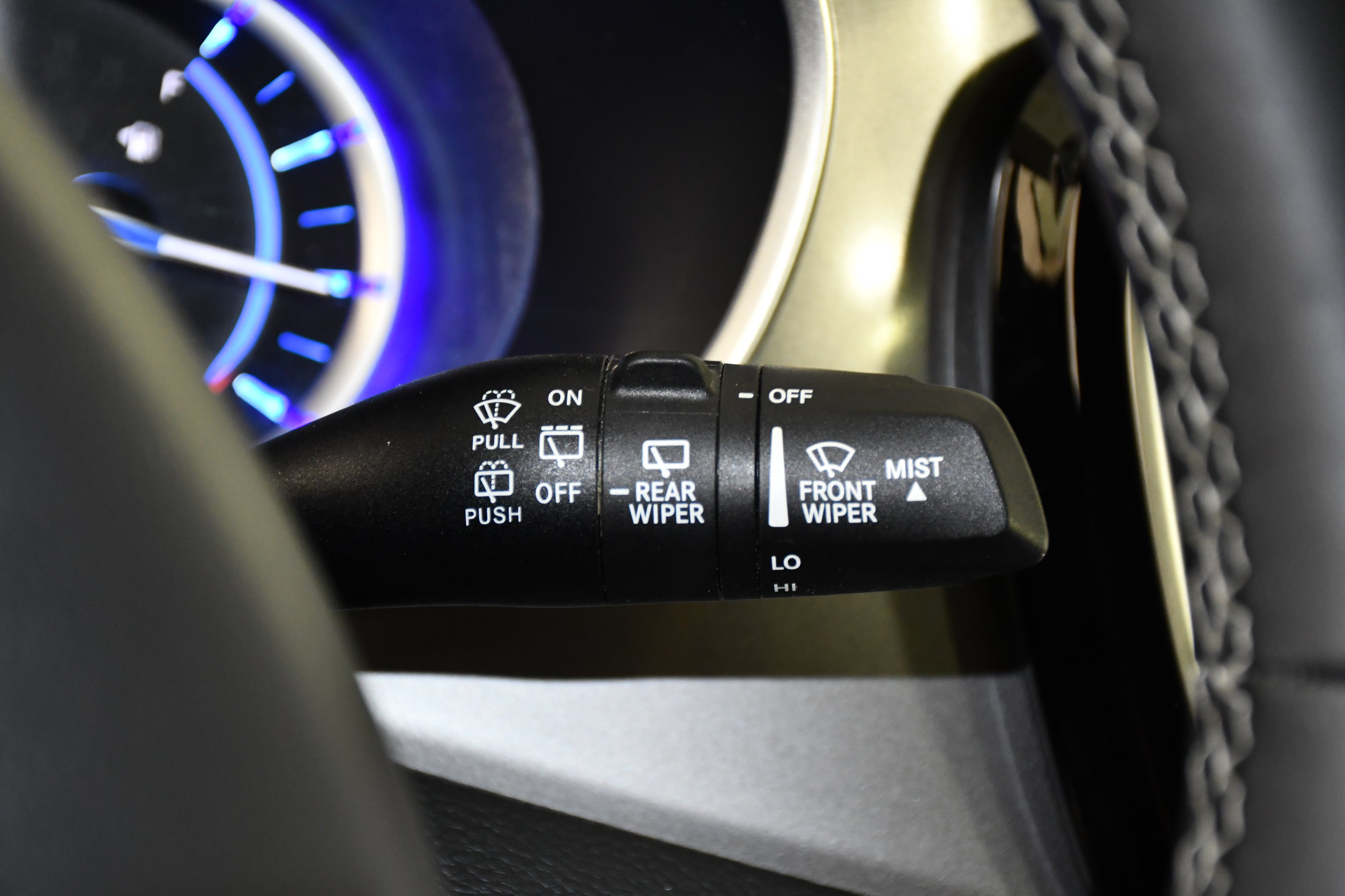 Used 2023 Chrysler Pacifica Touring-L FWD image 24