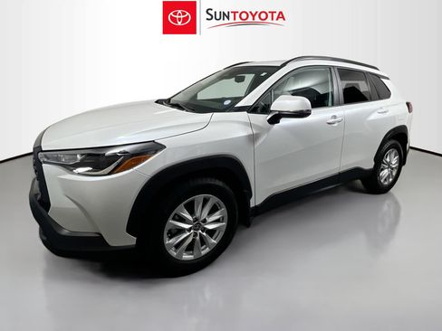 Used 2024 Toyota Corolla Cross LE image 9