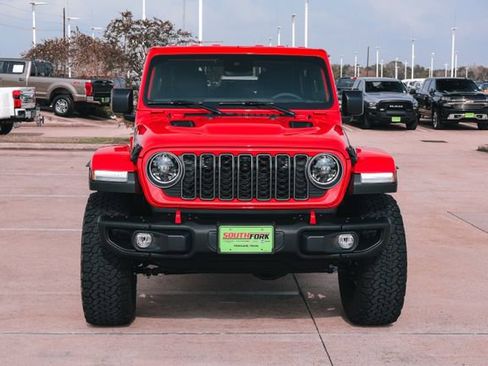 Used 2025 Jeep Wrangler Unlimited Rubicon image 2